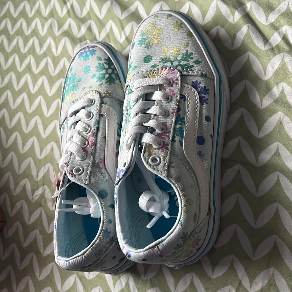 Snowflake vans - Picture 7 of 7